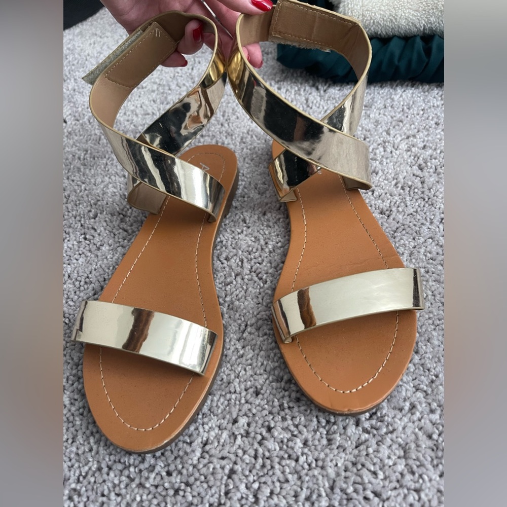 ANNA sandals// size 9